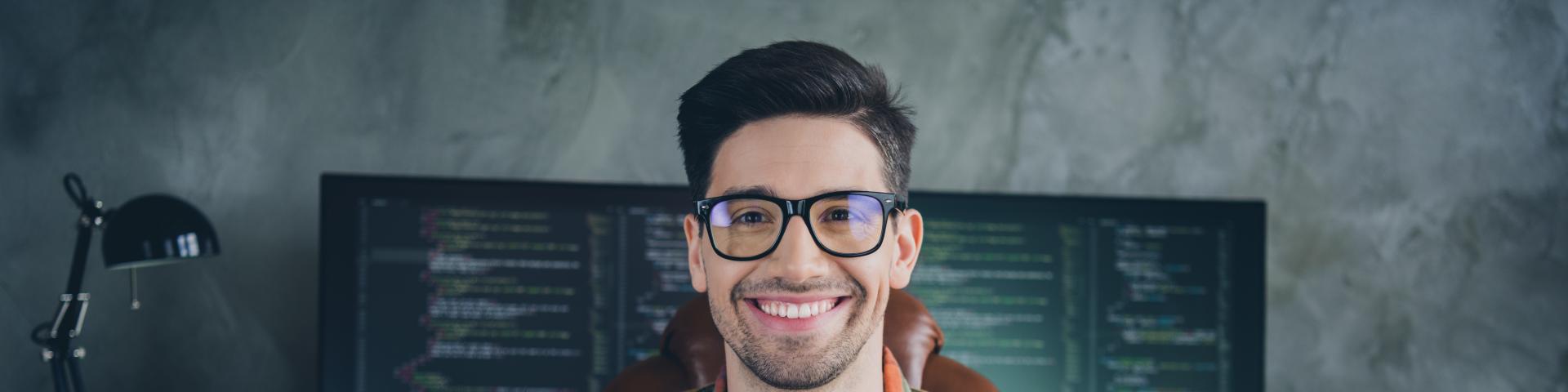 AdobeStock_672336954_young_IT_man