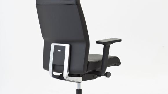 Interstuhl_1S38R_seitlich_hinten